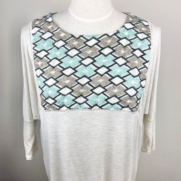 Dolan Embroidered Batwing High Low Tunic - Picture 4 of 6